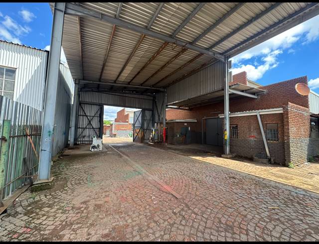 350M² WAREHOUSE TO LET IN HERMANSTAD